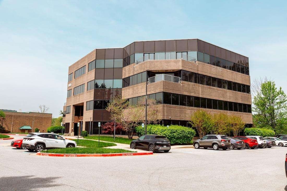 Exterior Building of Pineview Dental in Columbia, MD