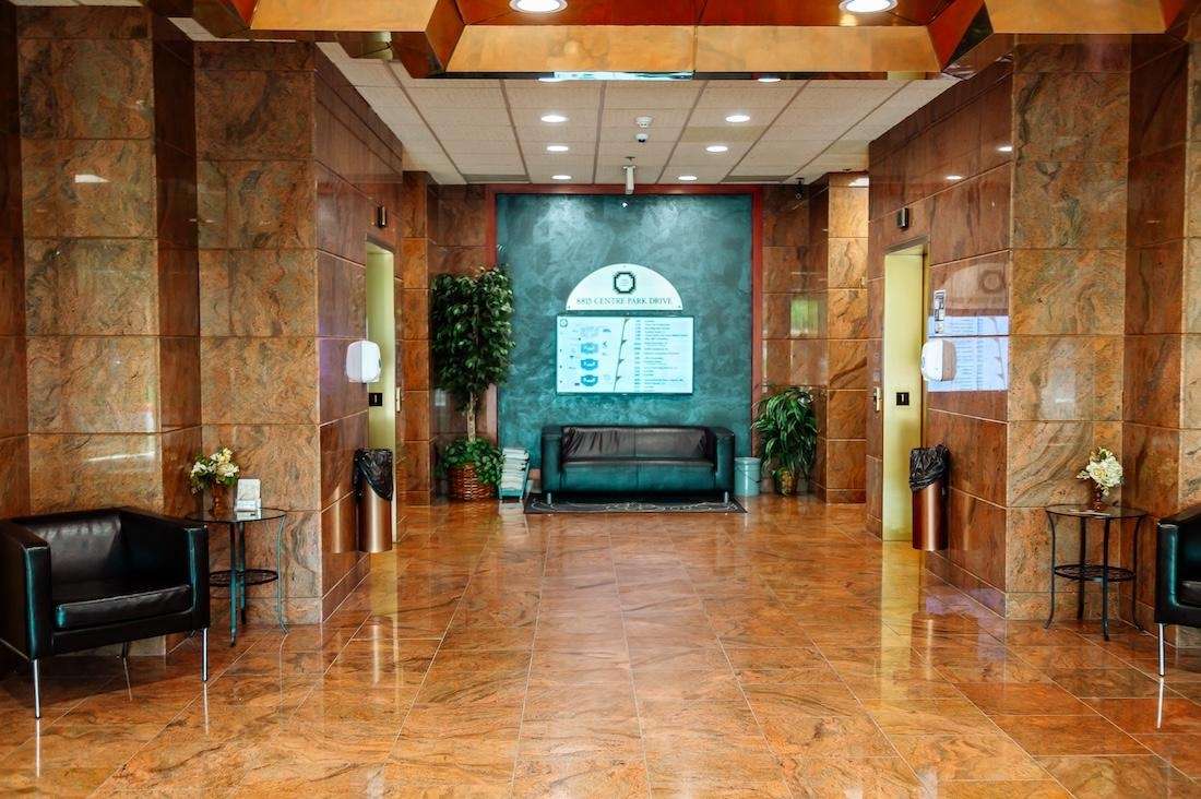 Lobby Entrance with Building Directory of Pineview Dental in Columbia, MD