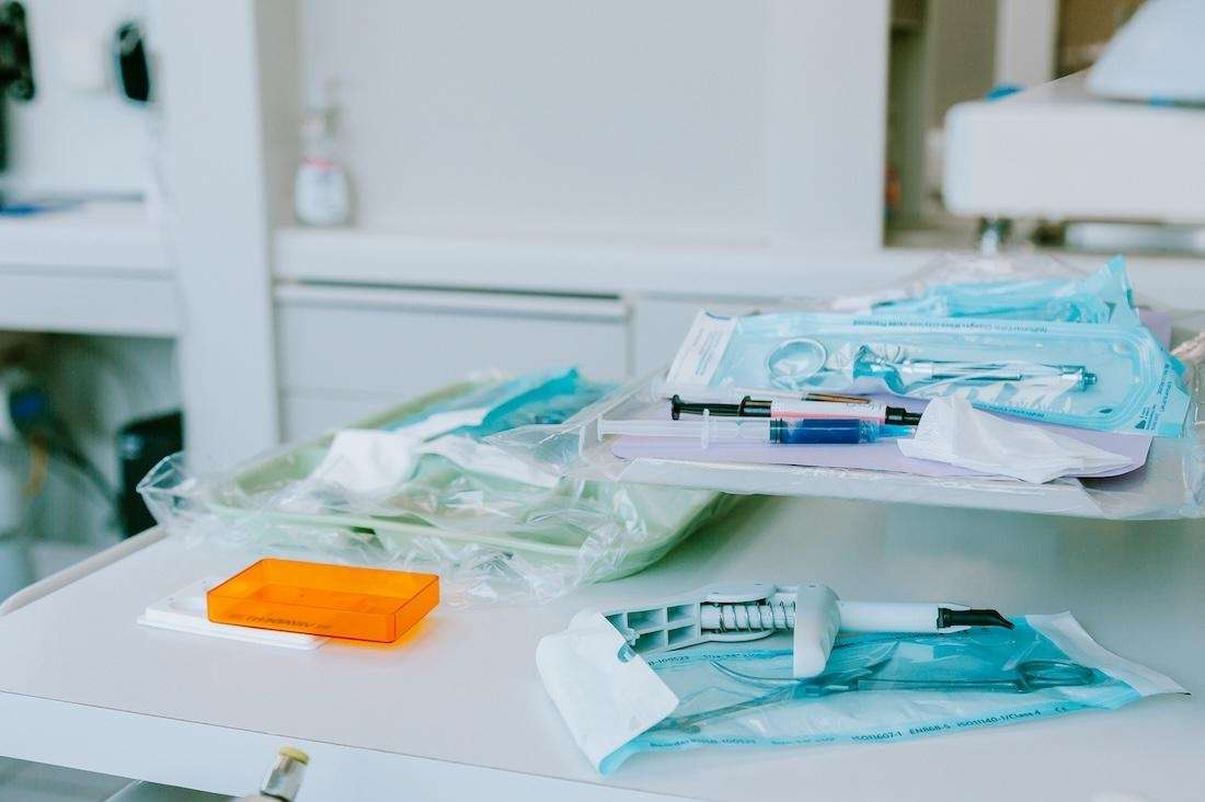 Operatory Setup with Instruments and Natural Light of Pineview Dental in Columbia, MD